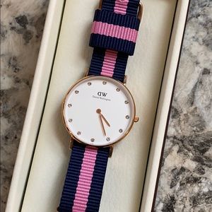 Daniel Wellington Winchester watch w/crystals